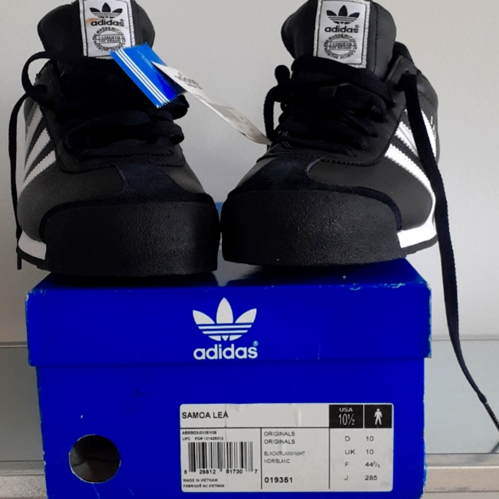 Mens Adidas 10.5 (SAMOA LEA)